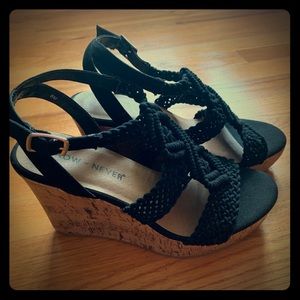 Cute wedge sandals. Size 8M